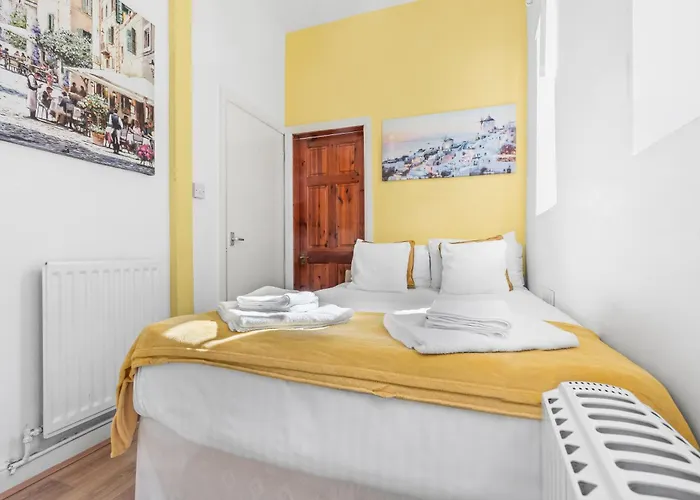 Cosy Entire Flat 5 Min From Citycentre Sleeps 4