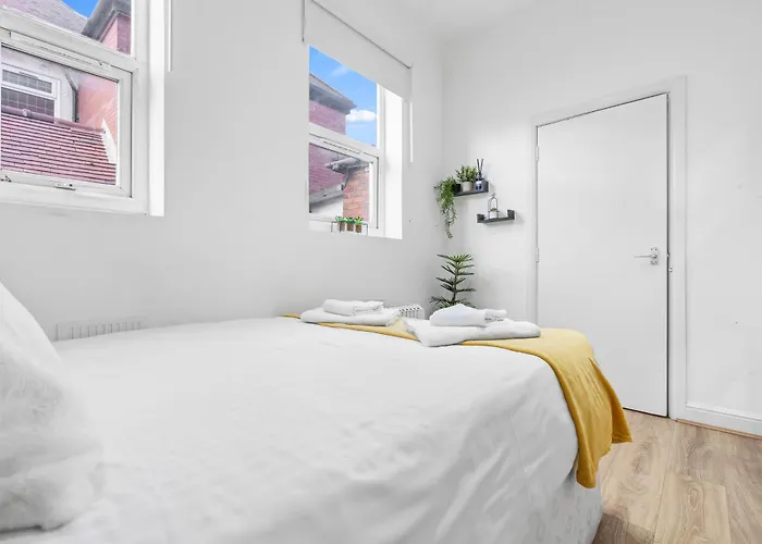 Cosy Entire Flat 5 Min From Citycentre Sleeps 4