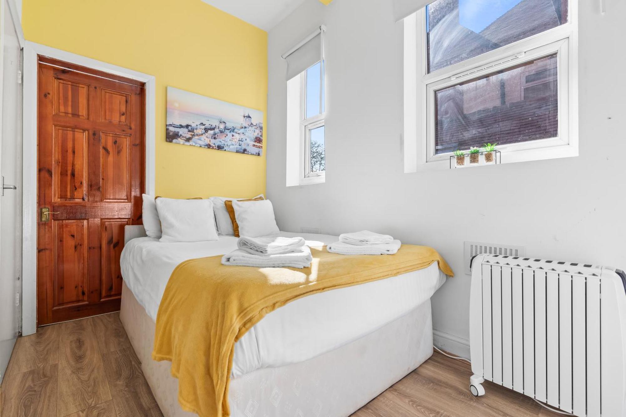 Apartment Cosy Entire Flat 5 Min From Citycentre Sleeps 4