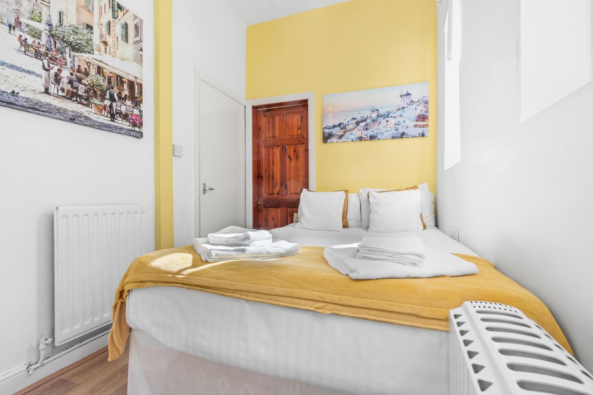 Cosy Entire Flat 5 Min From Citycentre Sleeps 4 Apartment *
