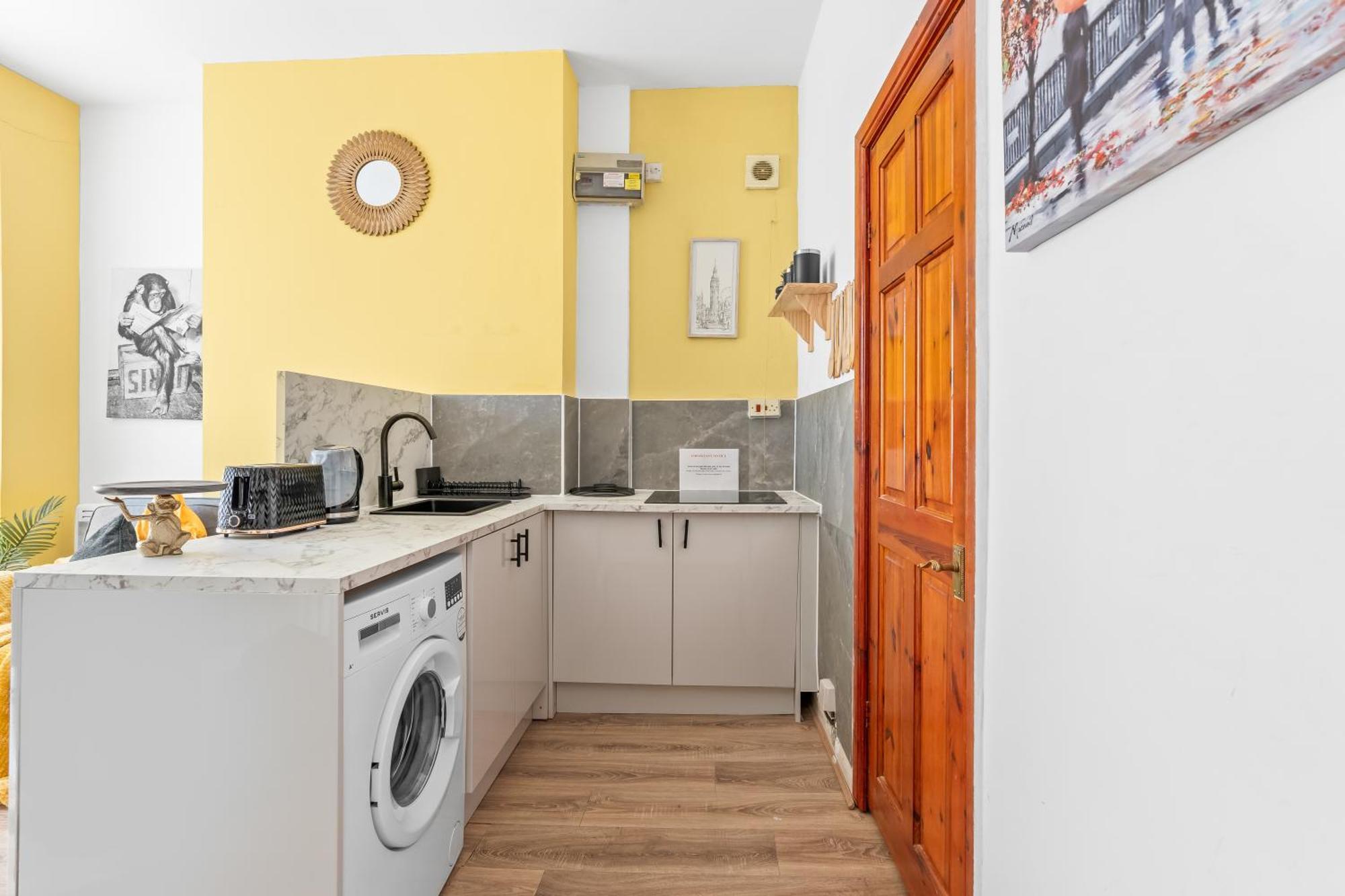 Cosy Entire Flat 5 Min From Citycentre Sleeps 4 Apartment *