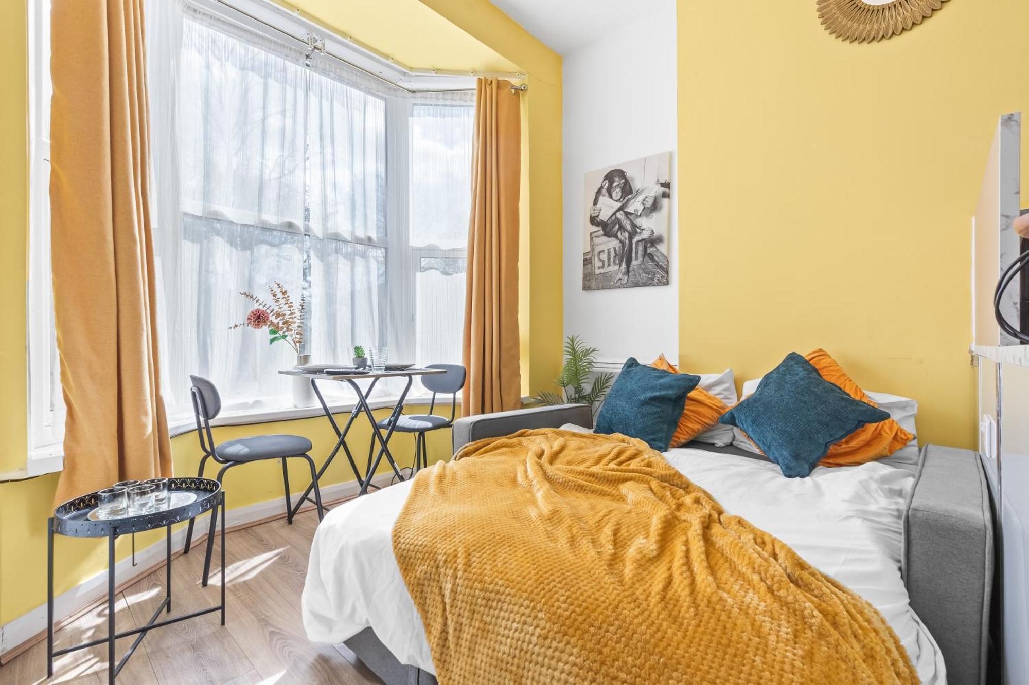 Cosy Entire Flat 5 Min From Citycentre Sleeps 4 Apartment Birmingham
