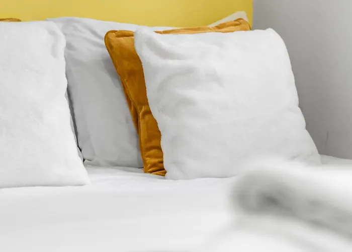 Cosy Entire Flat 5 Min From Citycentre Sleeps 4